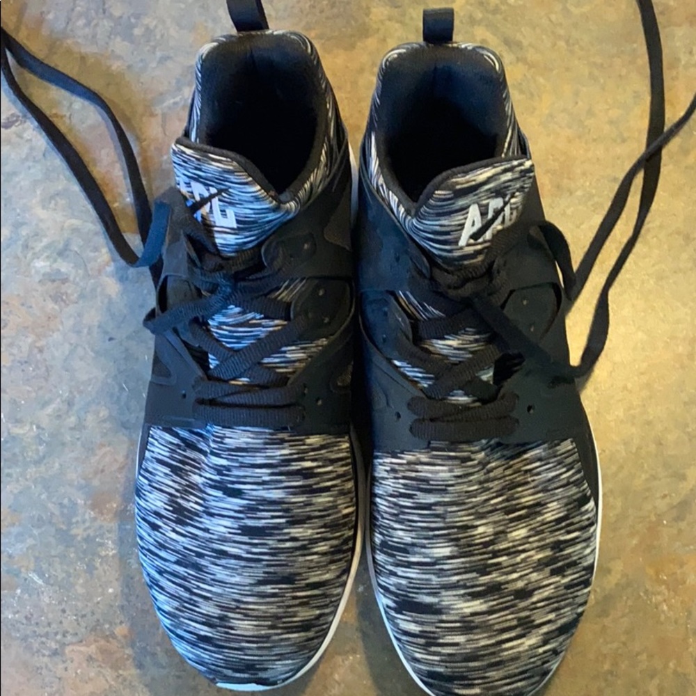 Lululemon runners ladies size 11